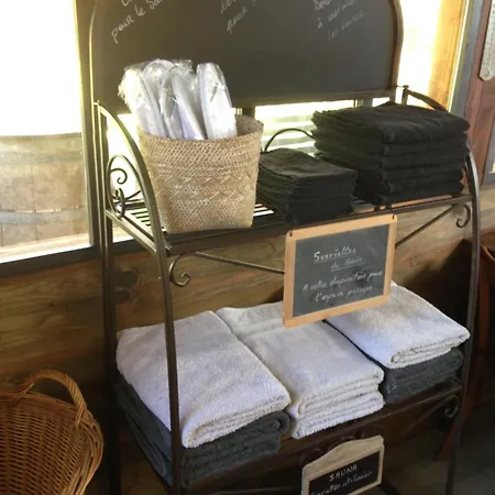 Oda ve Kahvaltı D'hotes Du Domaine De La Haute Poignandiere Saint-Germain-de-la-Coudre