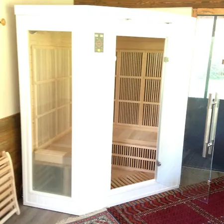 D'hotes Du Domaine De La Haute Poignandiere 4*