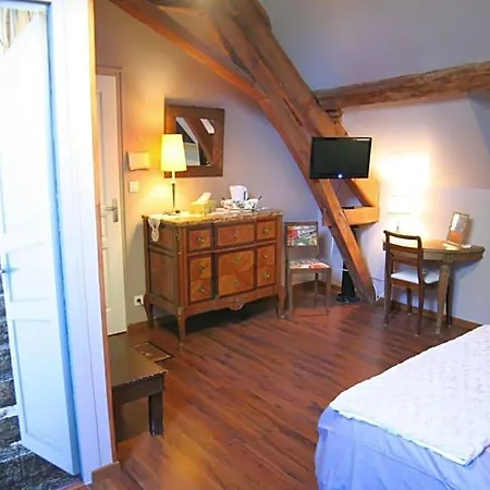 D'hotes Du Domaine De La Haute Poignandiere 4*
