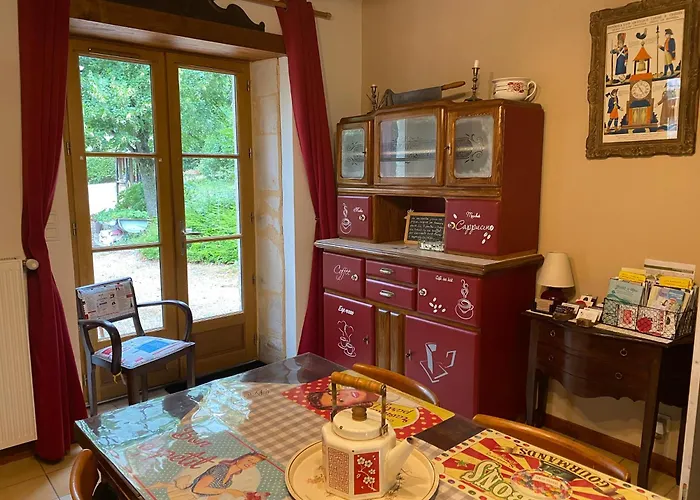 D'hotes Du Domaine De La Haute Poignandiere 4*