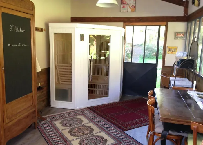 D'hotes Du Domaine De La Haute Poignandiere 4*