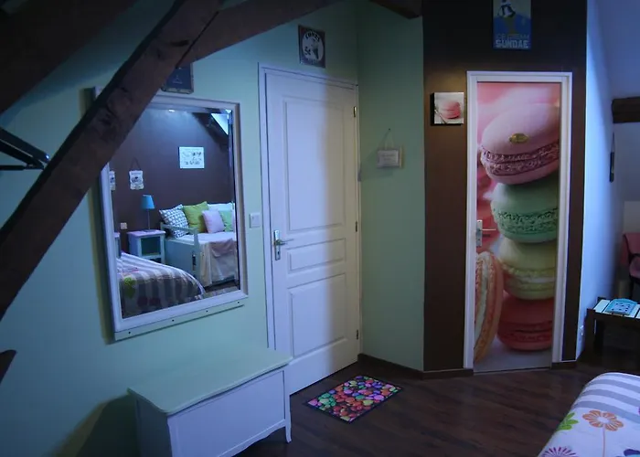 Bed & Breakfast D'hotes Du Domaine De La Haute Poignandiere 4*